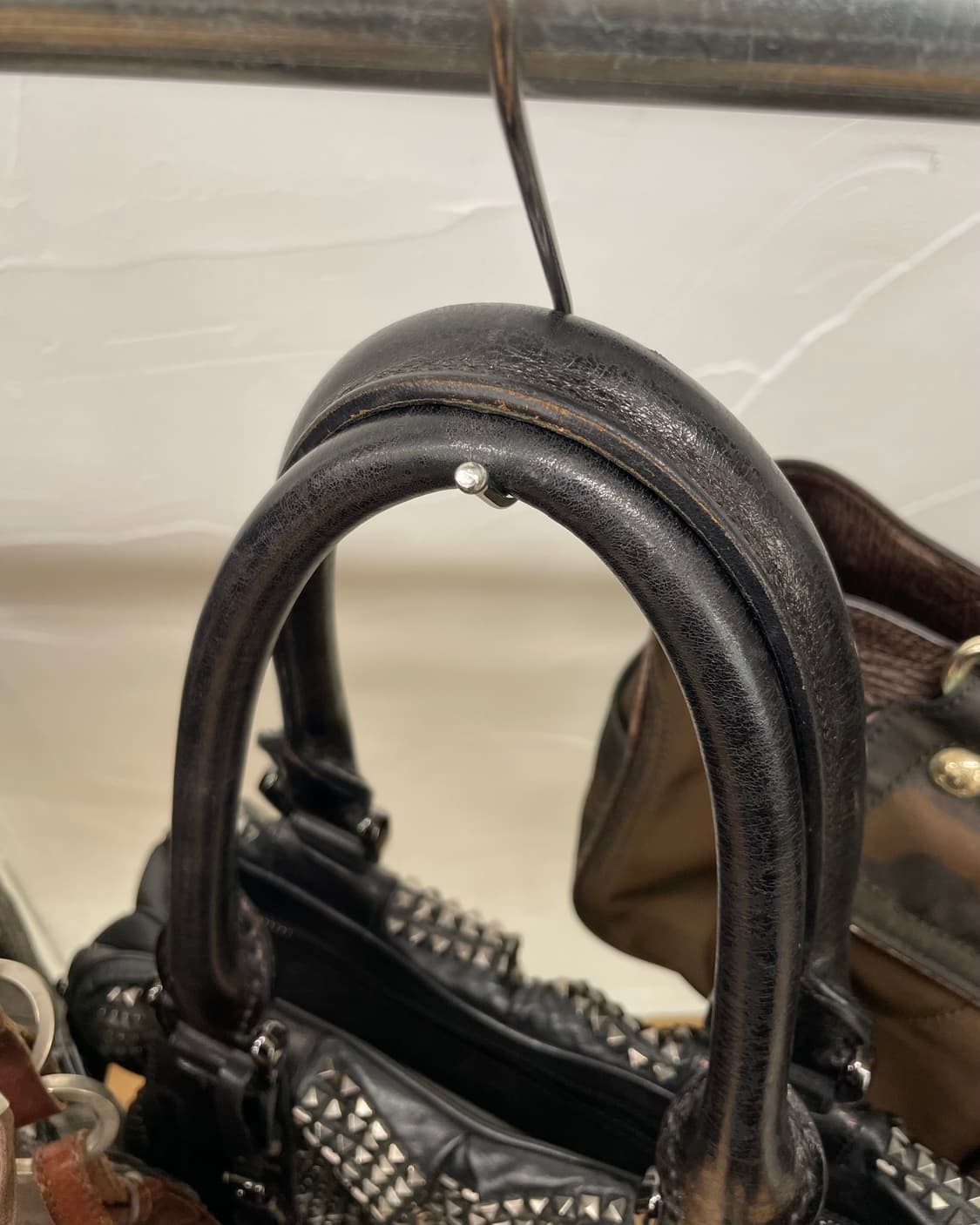 버버리 프로섬 나이트 사첼 스터드 백 상품이미지10