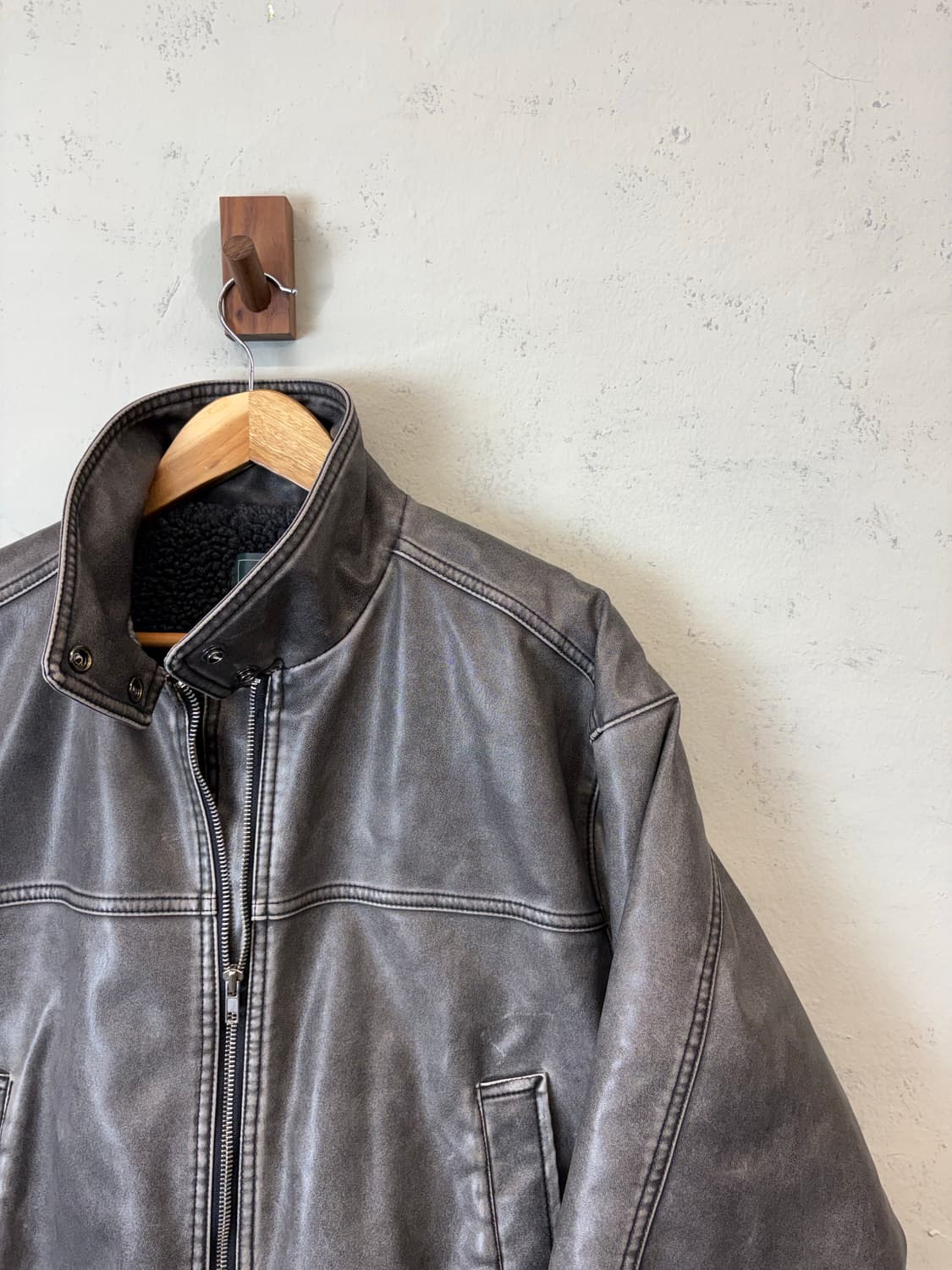 빈티지 그레이 비건레더 양털 봄버 자켓 상품이미지2