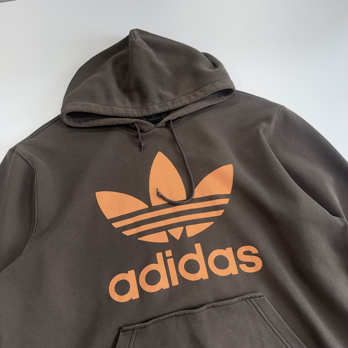 Adidas 아디다스 빅 파이어로고 브라운 후드티 상품이미지4