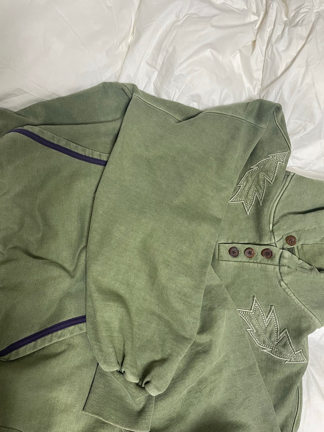 Karactor button hoodie 상품이미지3