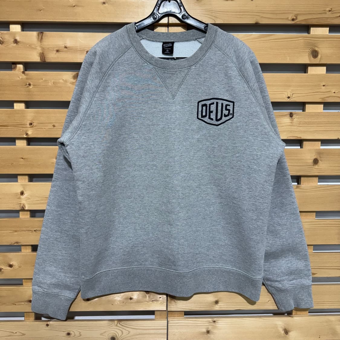 데우스 맨투맨 상품이미지1