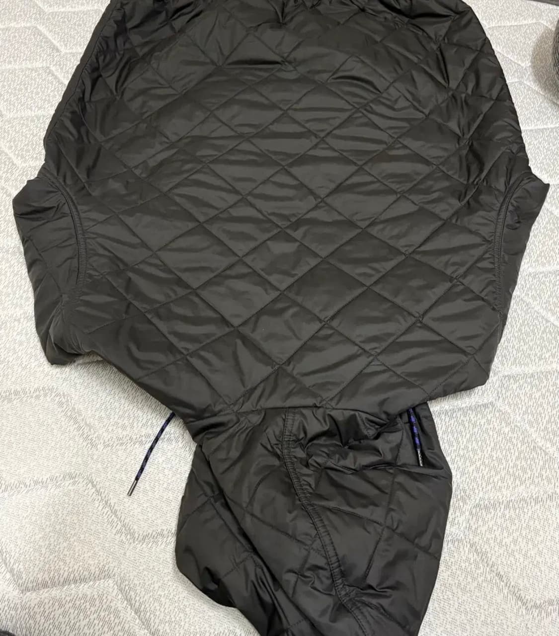 파타고니아 다이아몬드 퀼티드 봄버 후드 블랙 L 상품이미지4