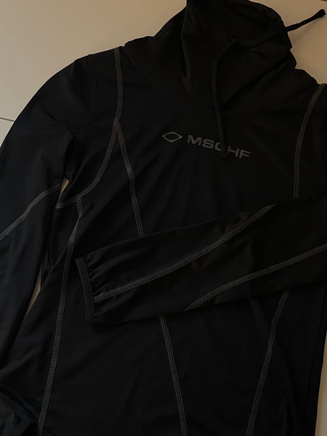 미스치프 드레이프 터틀넥 탑 블랙 상품이미지1