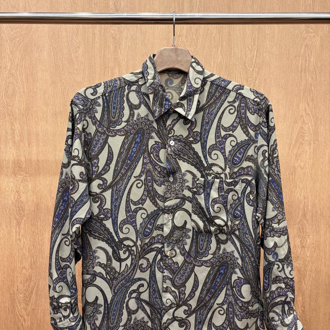 발렌시아가 스포츠 울 긴팔 셔츠 블루 퍼플 페이즐리 패턴 디테일 그레이 상품이미지4