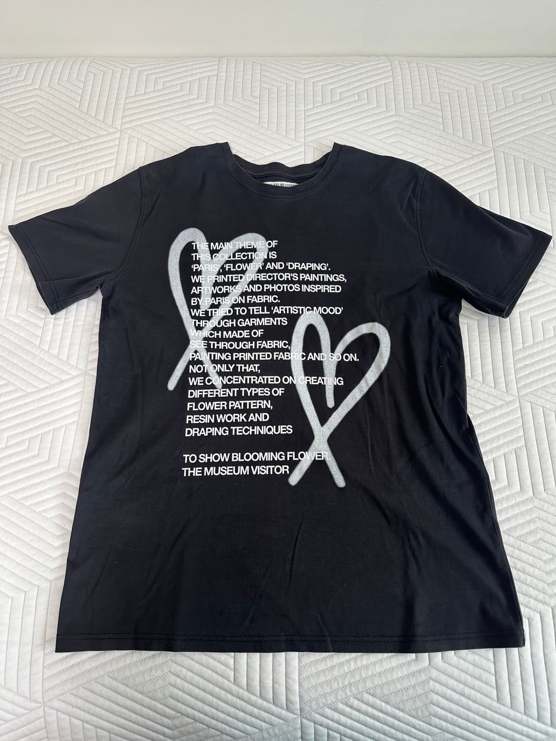 더뮤지엄비지터 반팔티 XL 상품이미지1