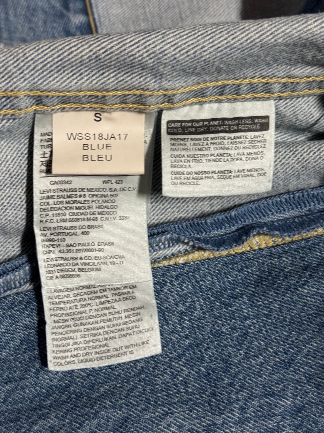 18FW 베트멍 리바이스 인디고 리워크 크롭 데님자켓 상품이미지4