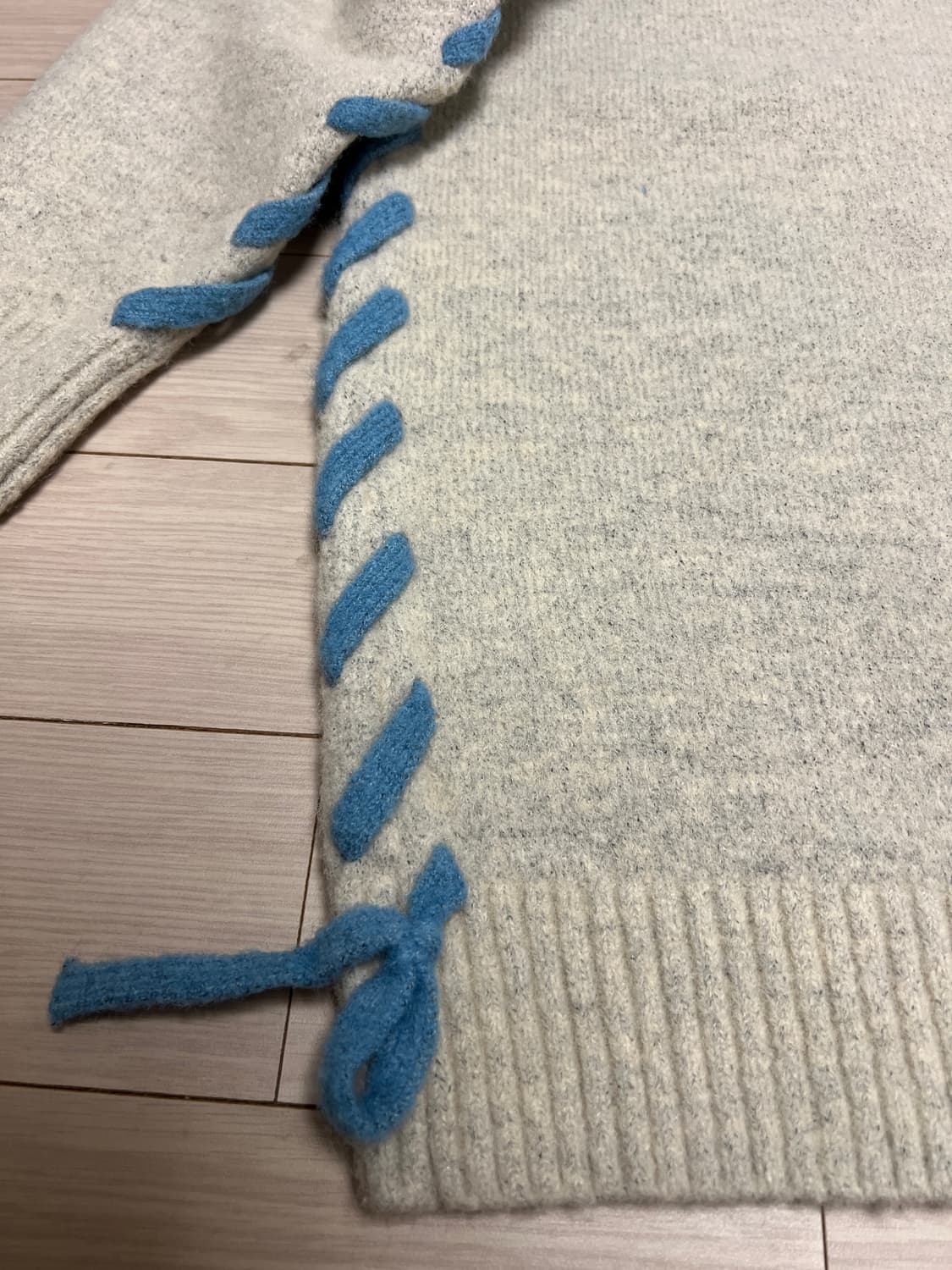 루즈핏 울 니트 스웨터 / 사이드 레이스업 디테일 / L 상품이미지6