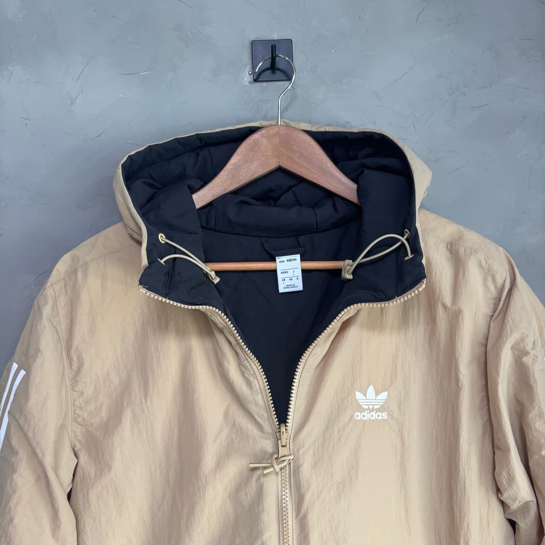 아디다스 파이어버드 락업 리버시블 패딩 베이지 상품이미지2