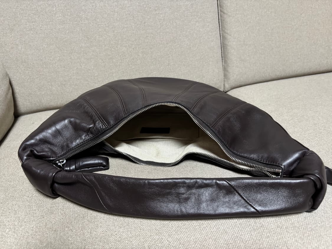 르메르 포춘 크루아상 백 다크 초컬릿 상품이미지5