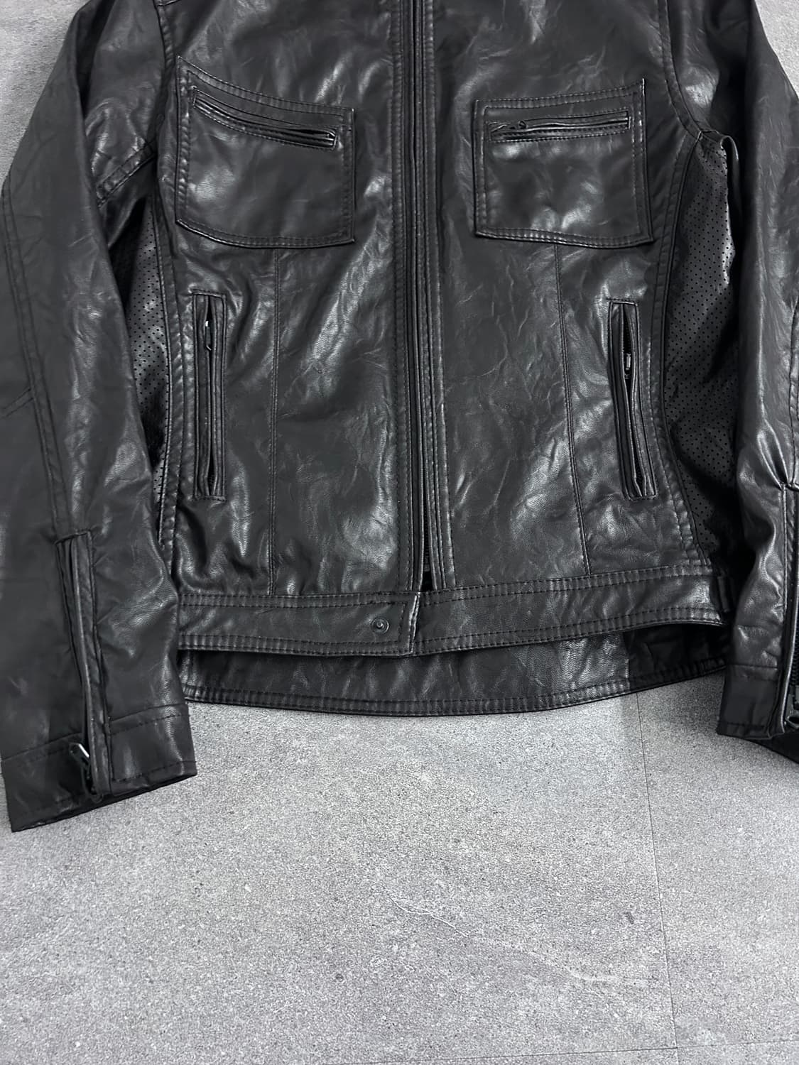 자라 비건 레더 펀칭 판넬 자켓 상품이미지8