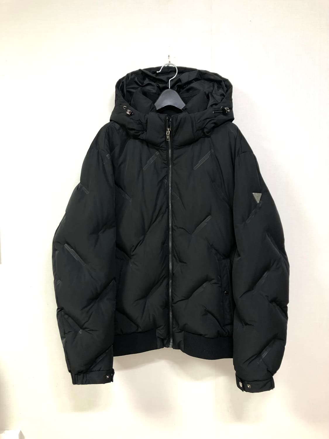 GUESS 게스 볼륨 후드 숏패딩 _ 블랙 105, XL 상품이미지1