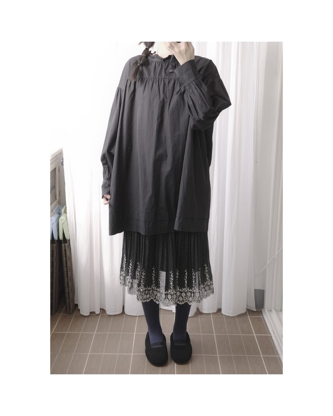 Frill black blouse 상품이미지5