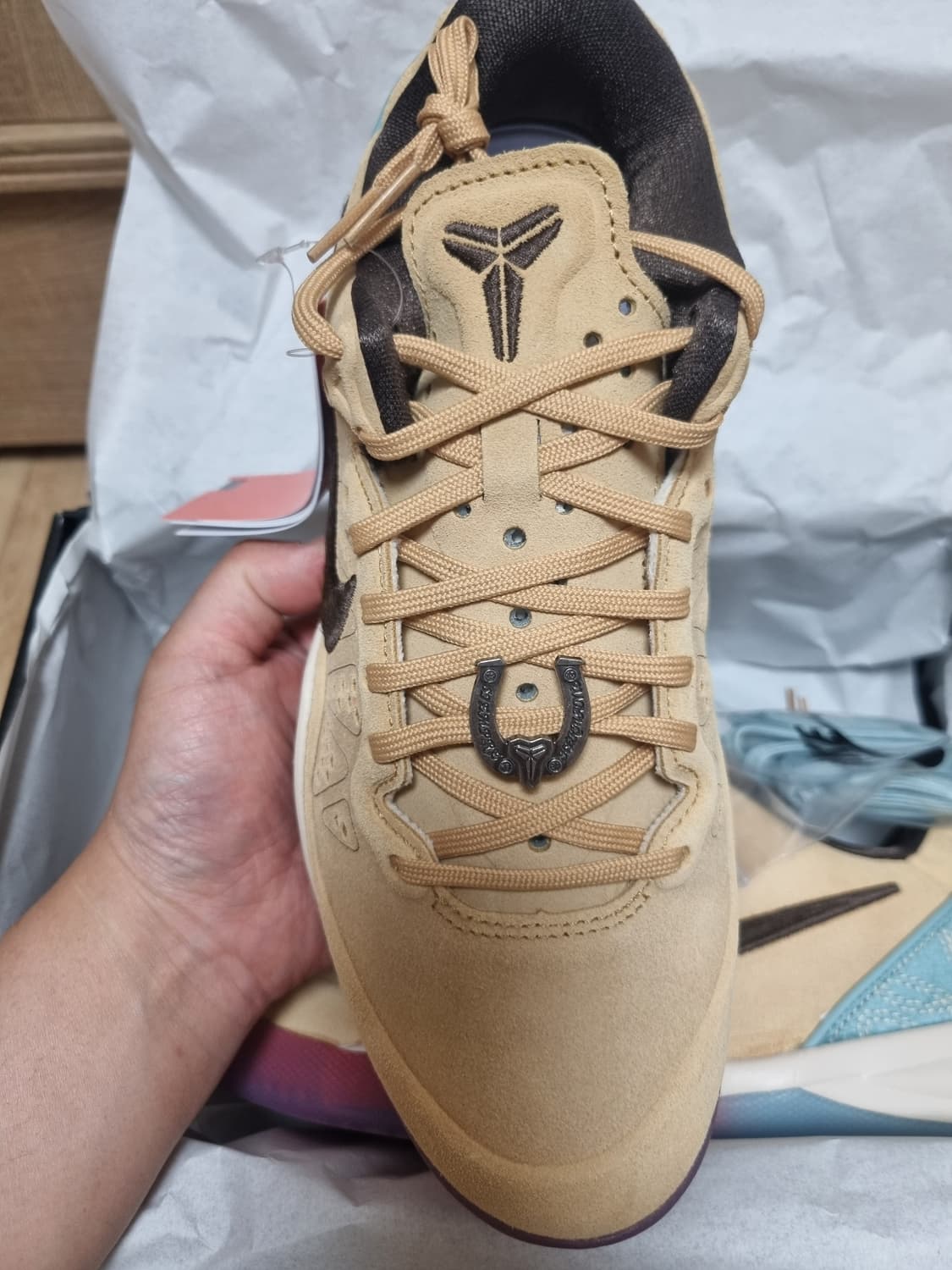 나이키 코비 8 프로트로 시엠프레 미오 트와인 앤 바로크 브라운
250 상품이미지1