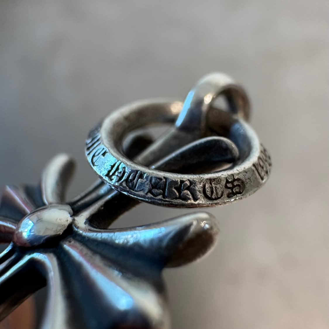 크롬하츠 타이니 크로스 펜던트 상품이미지5