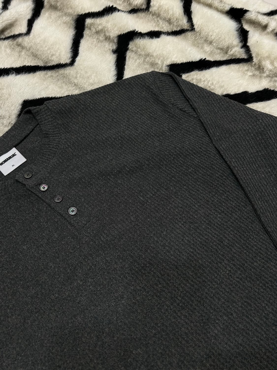 [XL]노매뉴얼 헨리넥 니트 롱슬리브/차콜 상품이미지1