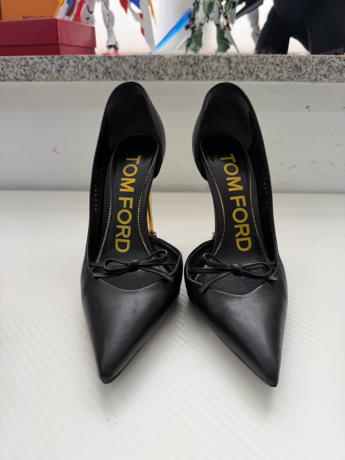 정품) 톰포드 블랙 리본 장식 펌프스힐 36  상품이미지1