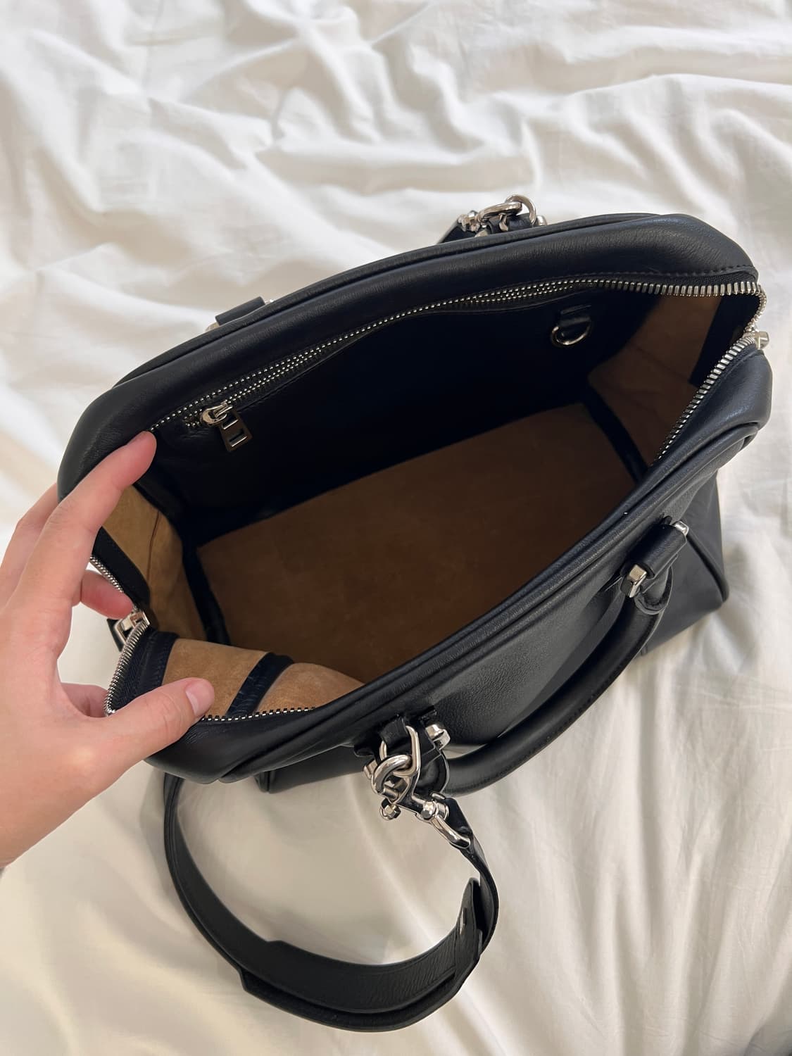 로에베 아마조나75 블랙 레더 핸드백 상품이미지5