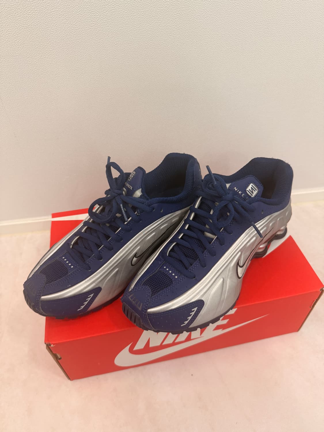 나이키샥스 네이비실버 240 상품이미지3