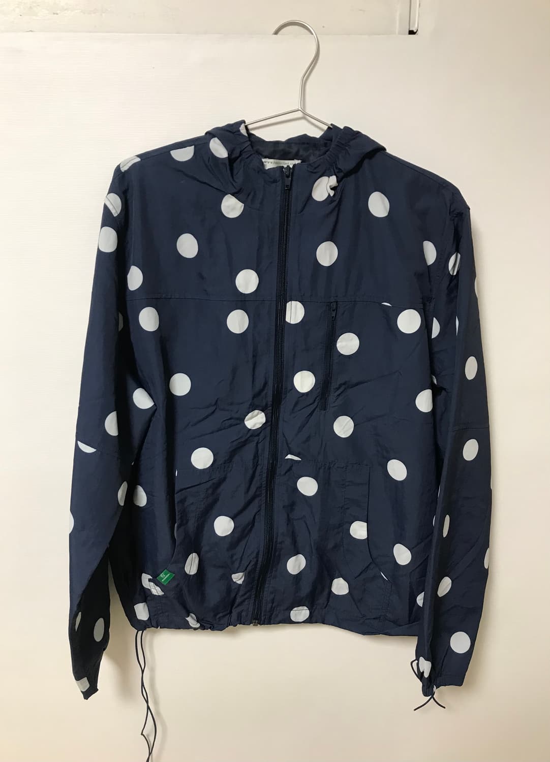 노컨텐츠 도트 바람막이 상품이미지2