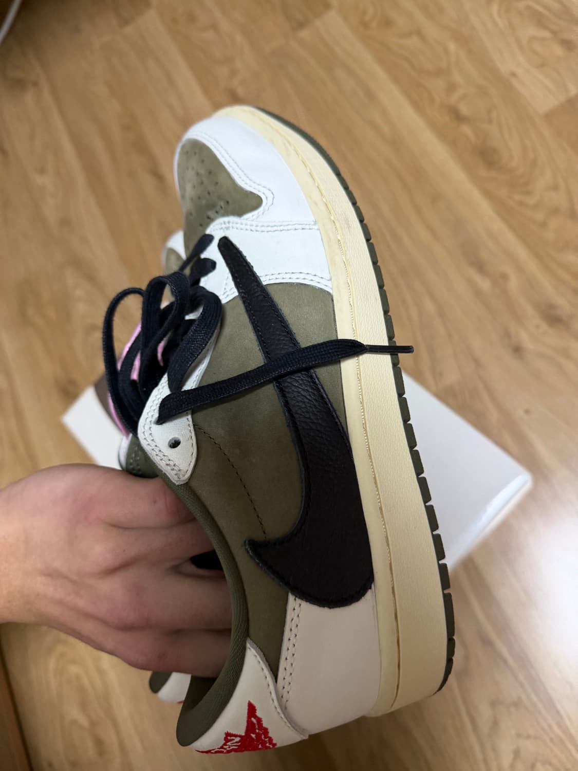 트레비스 스캇 나이키 레트로 og 리버스올리브 상품이미지5