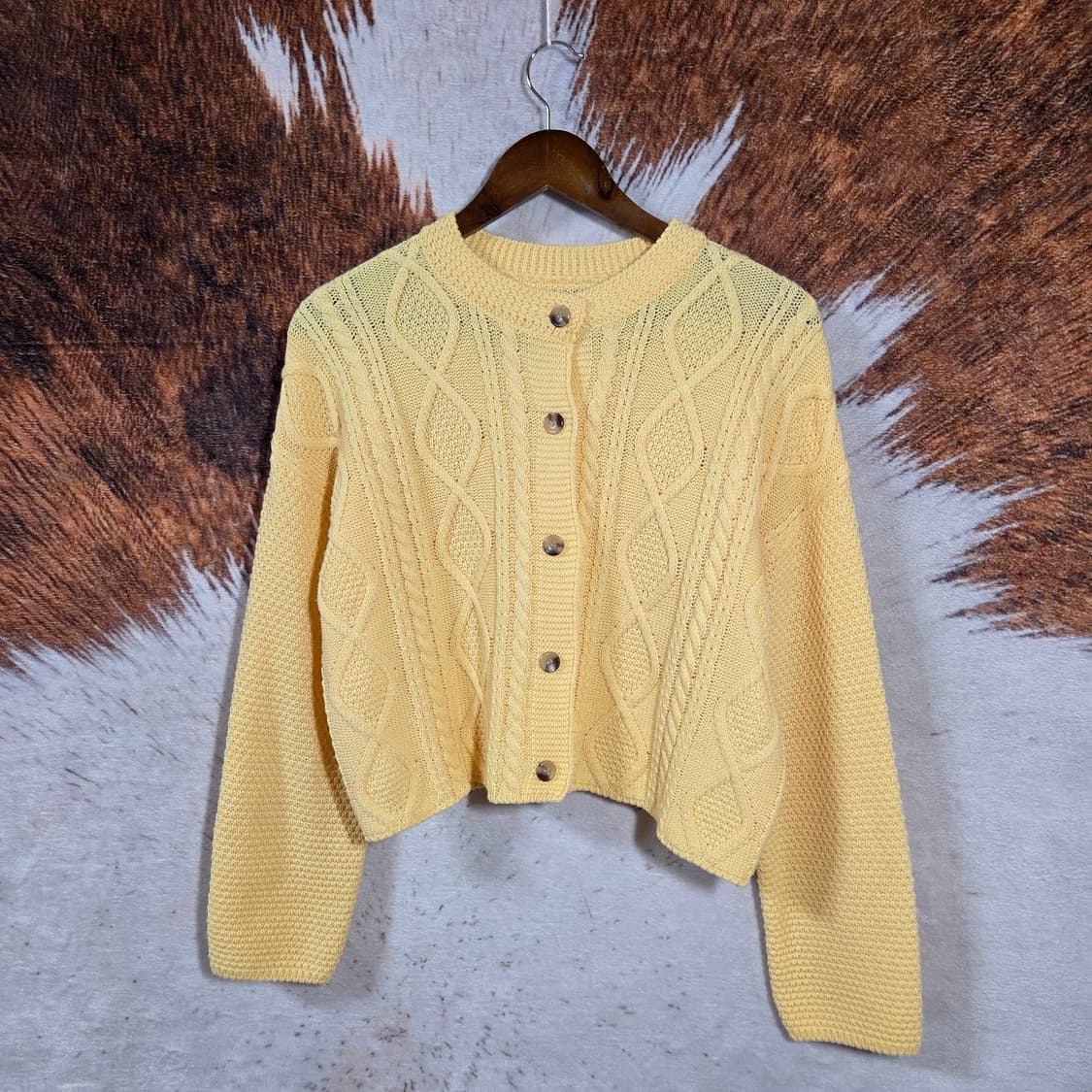 옐로우 꽈배기 크롭 니트 가디건 상품이미지1