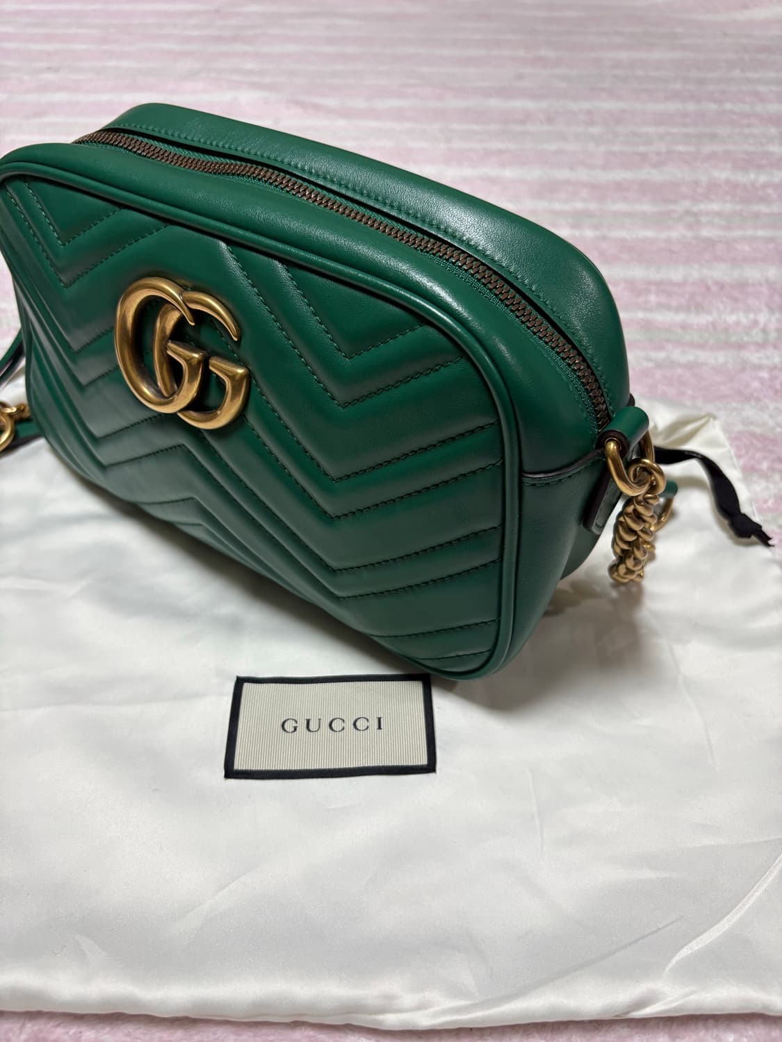 구찌 GG 마몽 마틀라세 카메라백 그린 여름한정판 상품이미지4