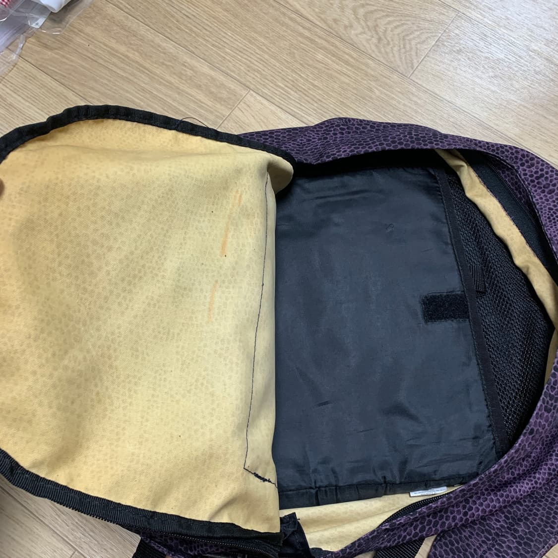 Eastpak 이스트팩 뱀피 백팩 상품이미지4