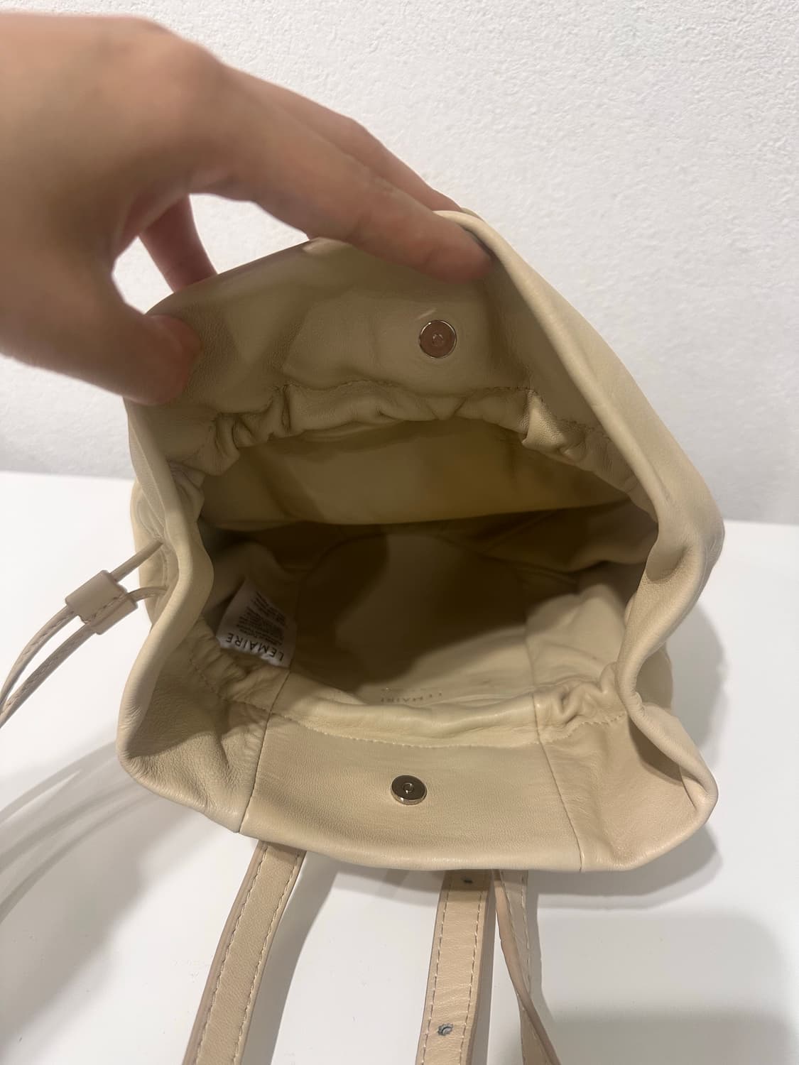 정품 르메르 글러브백 에그쉘베이지 가방 상품이미지9
