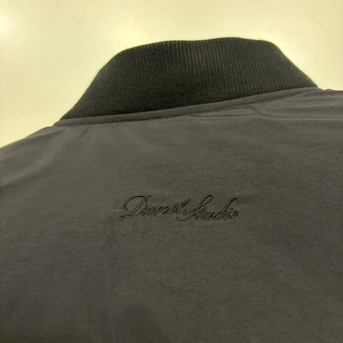 [S] 던스트 스튜디오 볼륨 블랙 숏 패딩 봄버 자켓 D122 상품이미지9