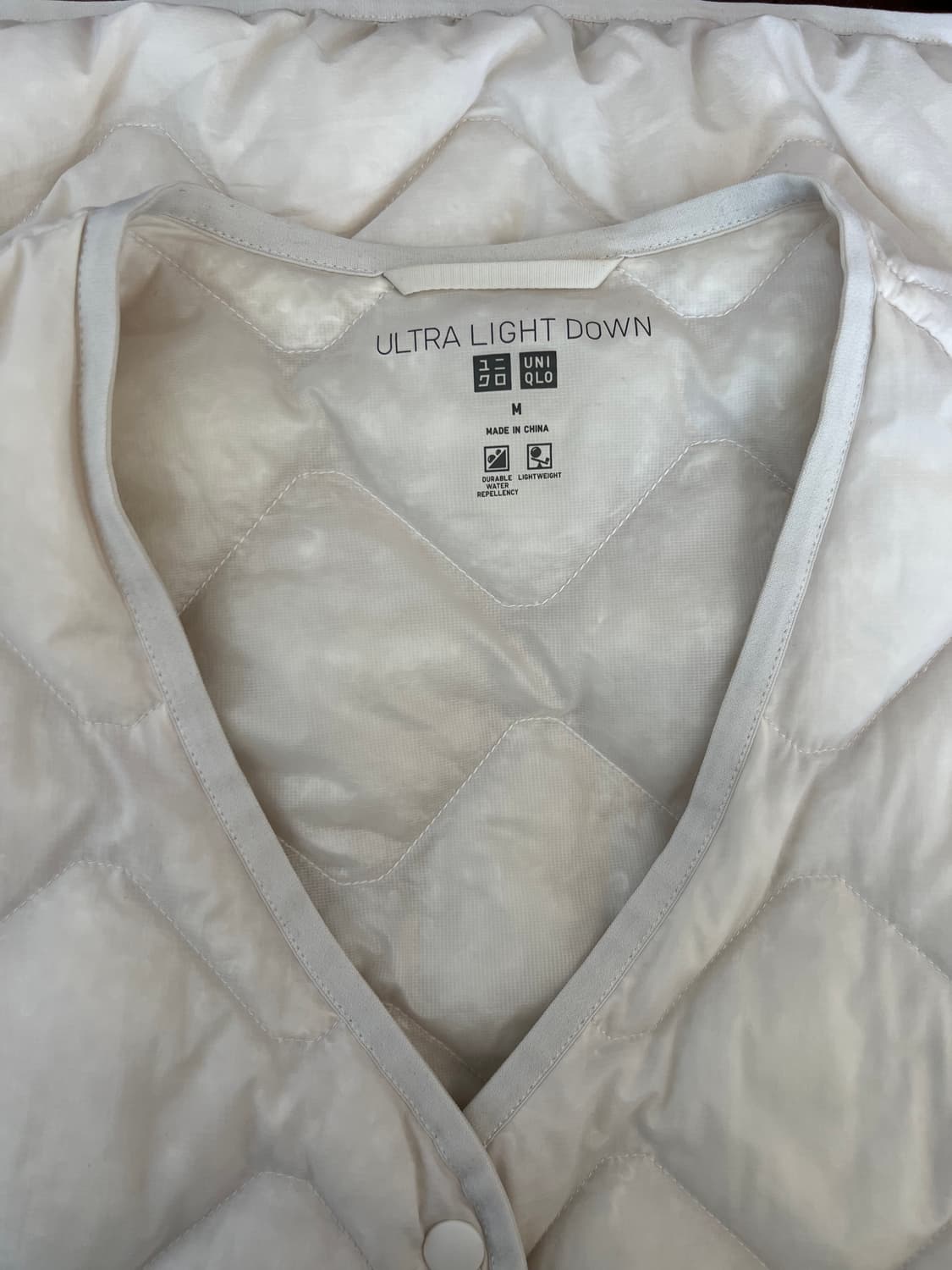 유니클로 여성 아이보리 다운패딩점퍼 경량패딩 상품이미지5