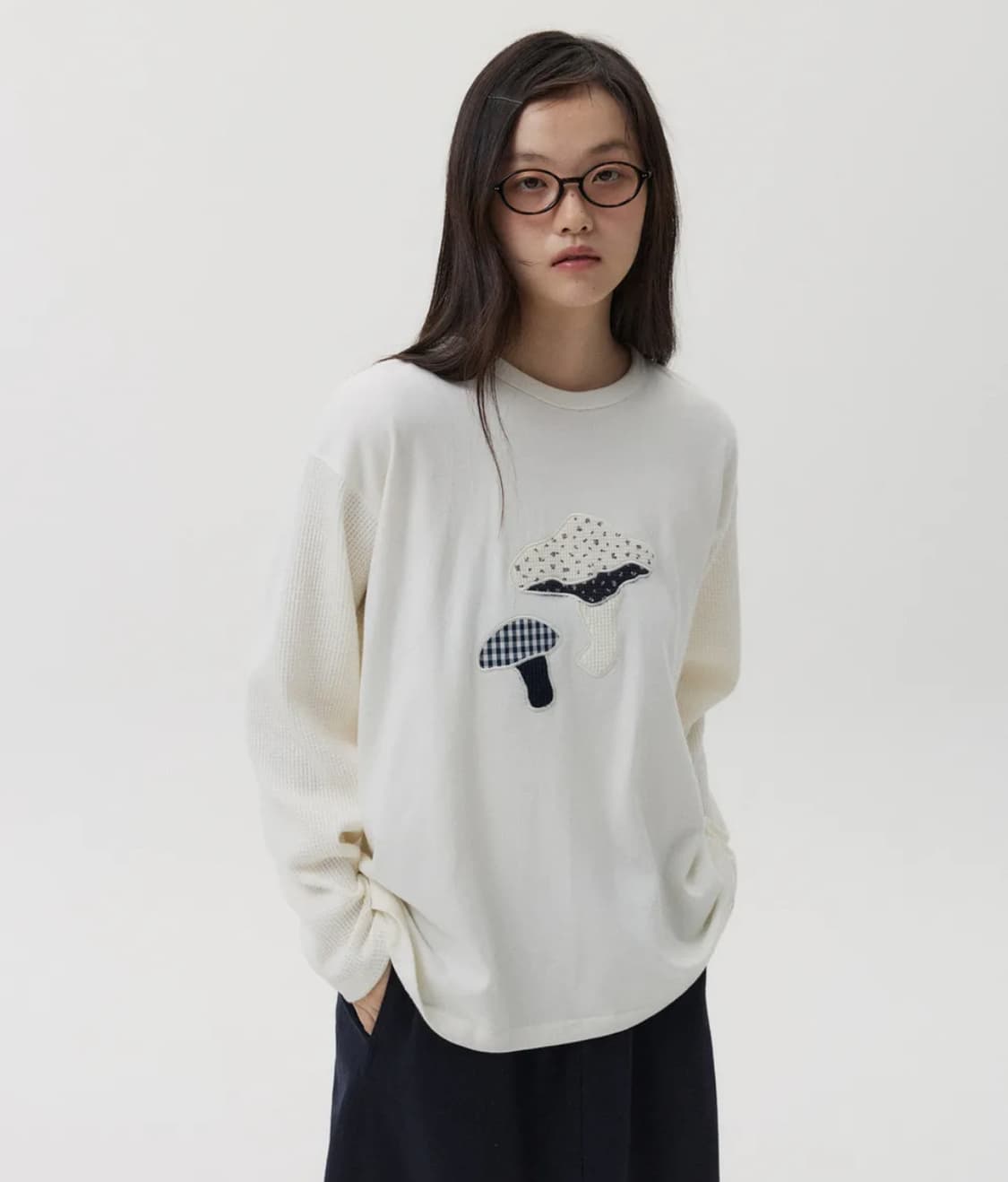 오헤시오 플라워 머쉬룸 패치 스웨트 셔츠 티 상품이미지1