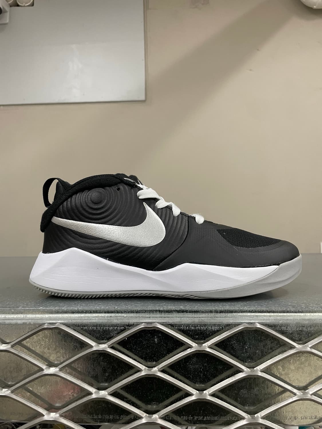 나이키 팀 허슬 D9 블랙 화이트 240 상품이미지4