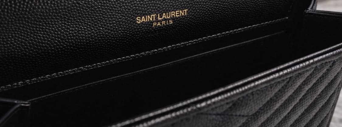 [S급] 생로랑 마틀라세 엔벨로프 스트랩 클러치 판매합니다!!! 상품이미지2