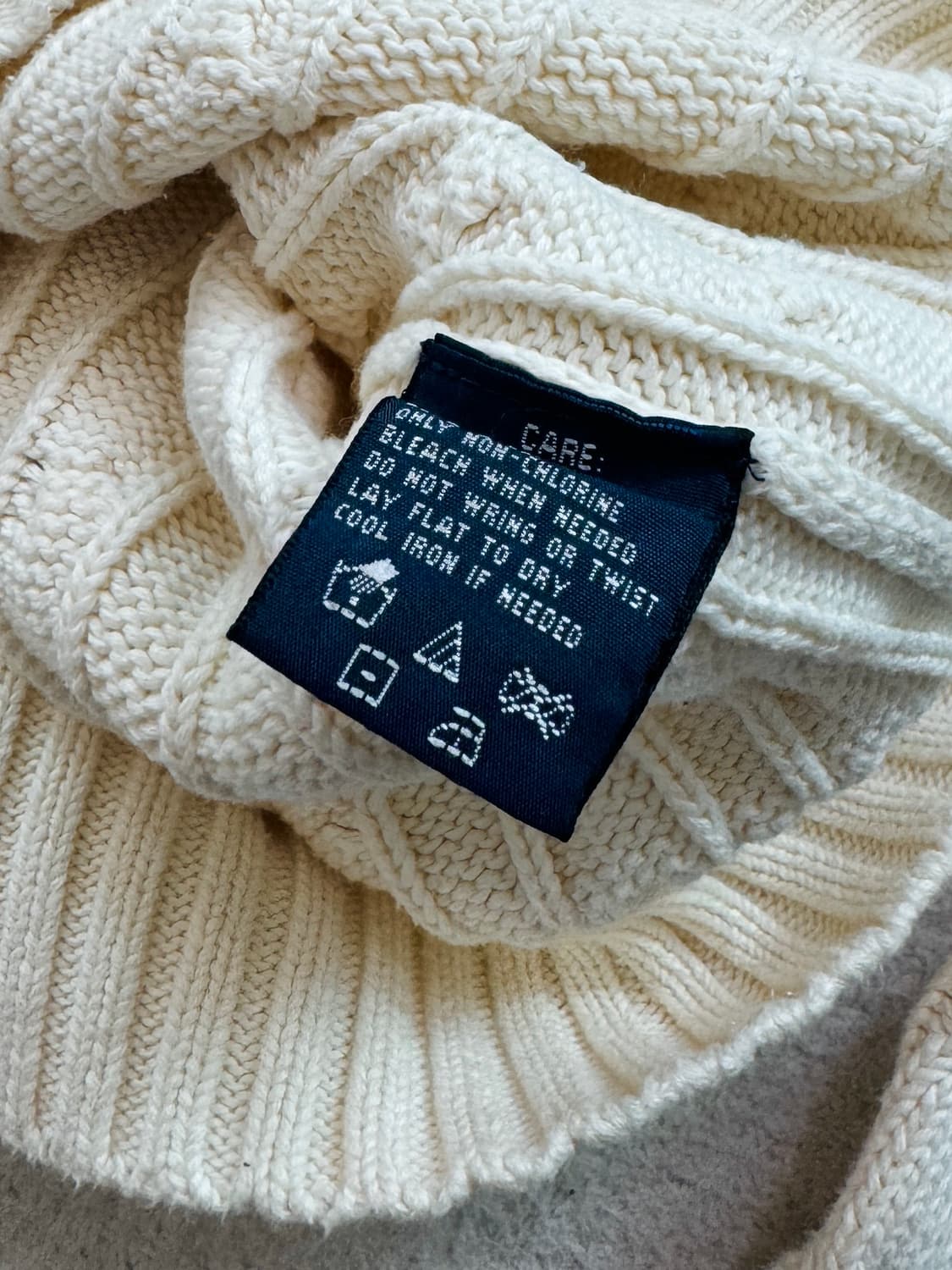 폴로 크림 케이블 니트 상품이미지5