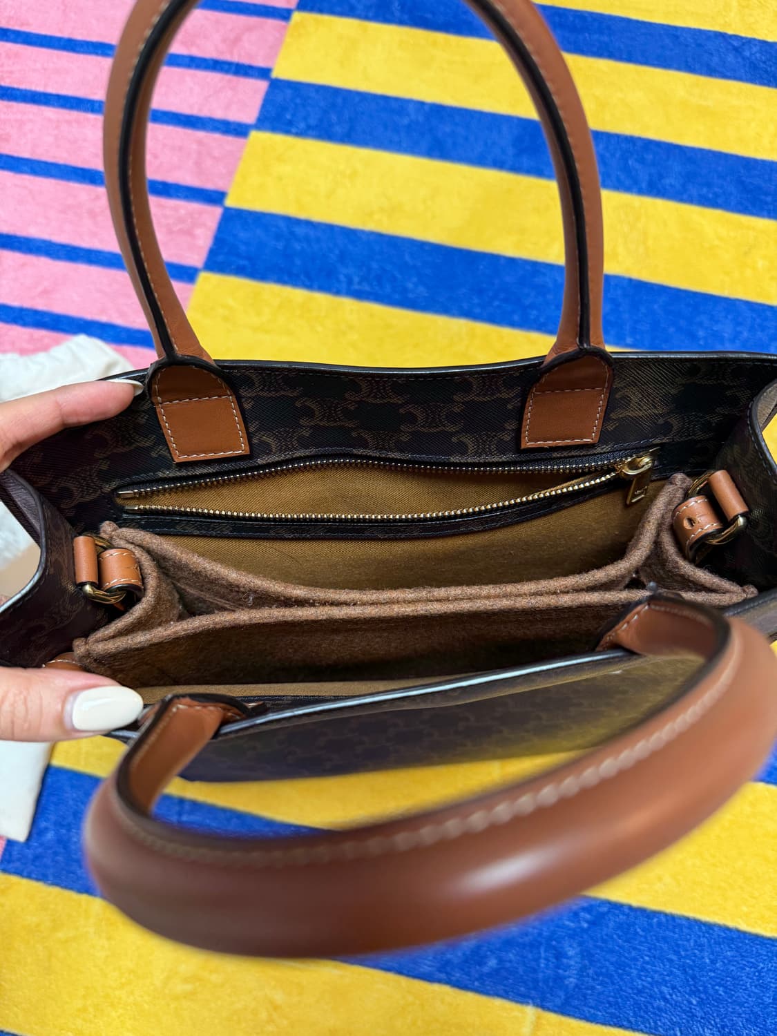 셀린느 트리오페 카바스백 스몰 토트백 상품이미지4