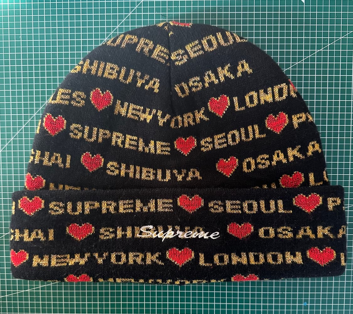 슈프림 하트 비니 상품이미지1