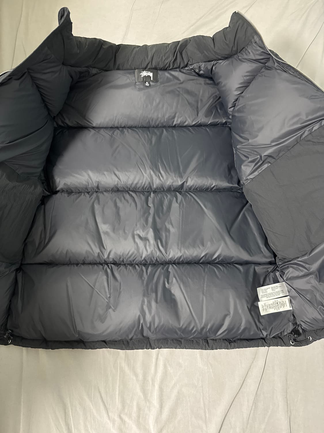 스투시 다운 퍼퍼 나일론 블랙 패딩팝니다. 상품이미지3