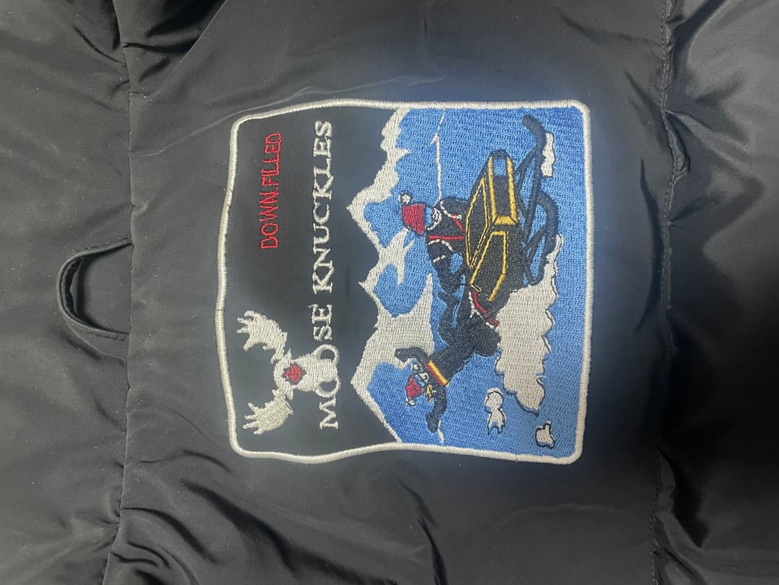 무스너클 블랙 폭스퍼 케이 에디션 여성M 상품이미지5