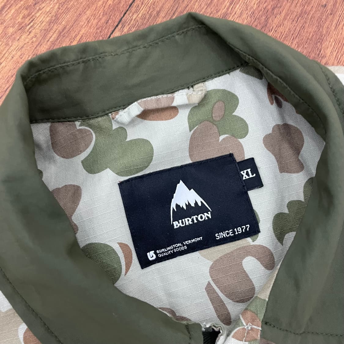 버튼 카모 자켓 상품이미지3