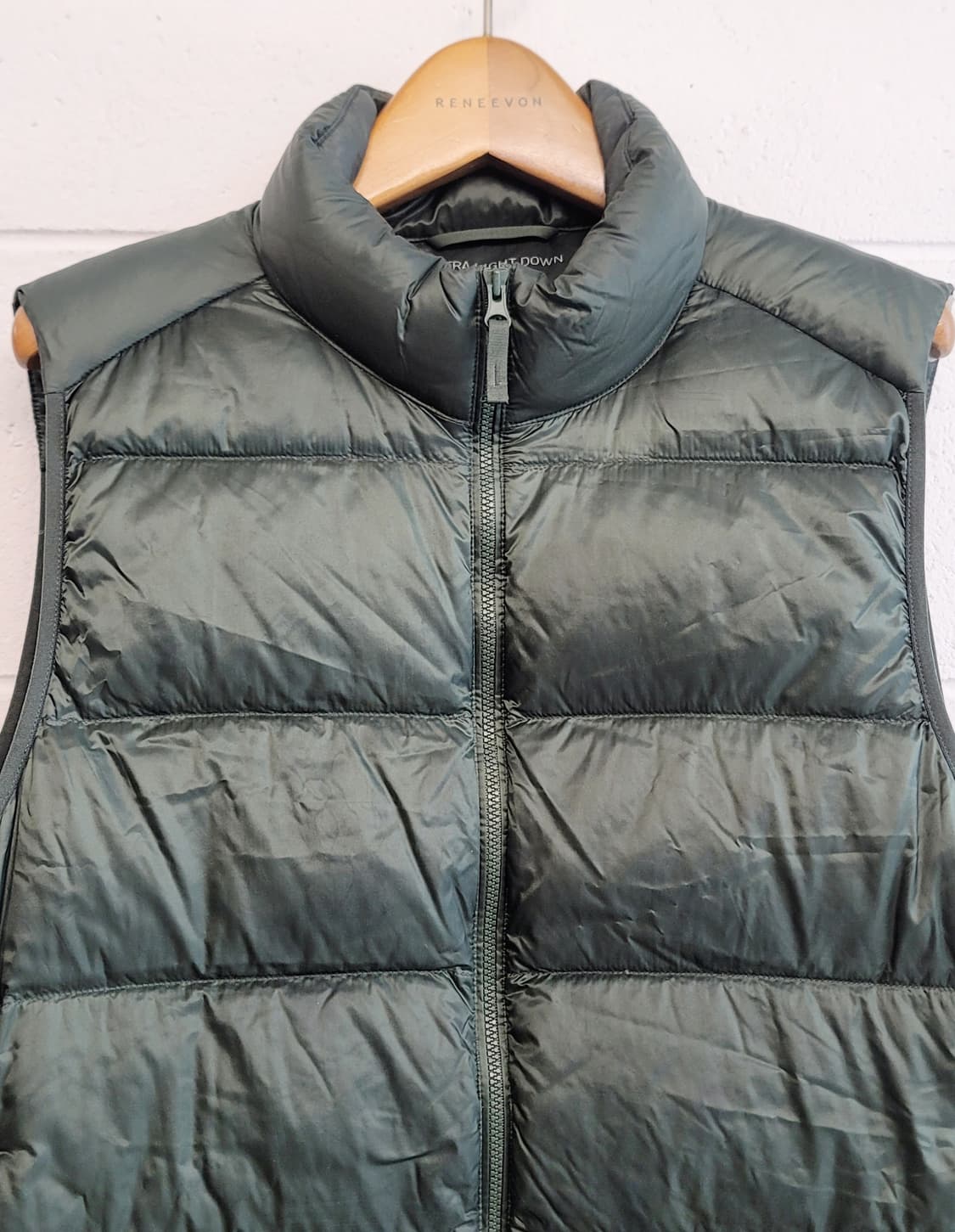 유니클로(남.여공용) 울트라 라이트다운 경량패딩베스트(조끼) 판매 상품이미지4