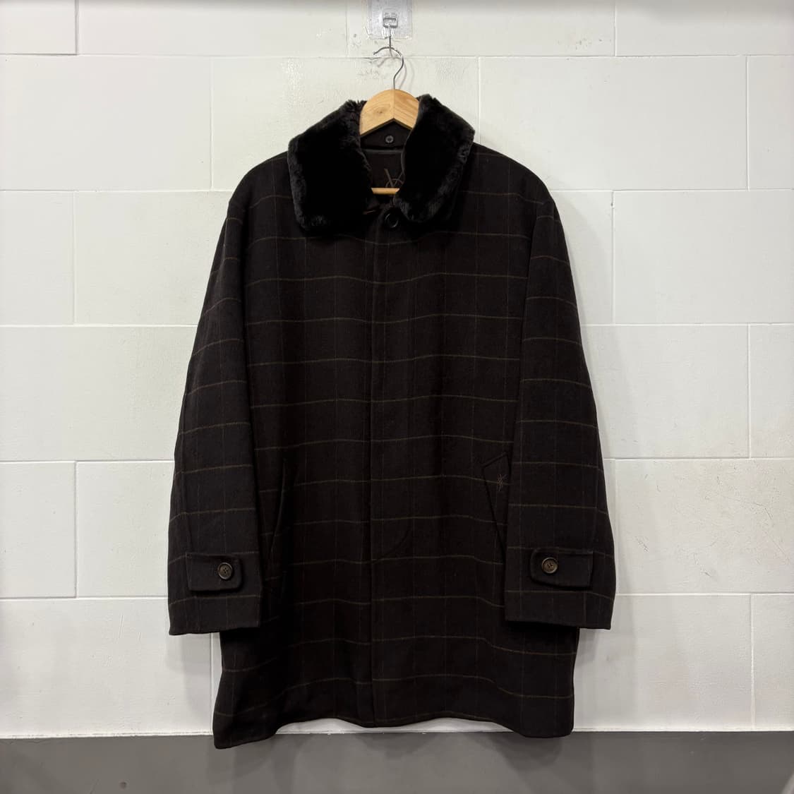 입생로랑 울 체크 퍼 카라 자켓 상품이미지1