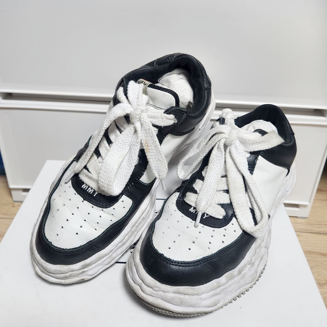 메종 미하라 야스히로 웨인 OG 솔 레더 로우탑 스니커즈 43사이즈 상품이미지2