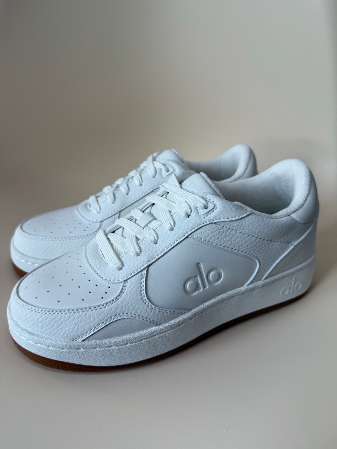 알로 요가 리커버리 스니커즈 화이트 검솔  상품이미지2