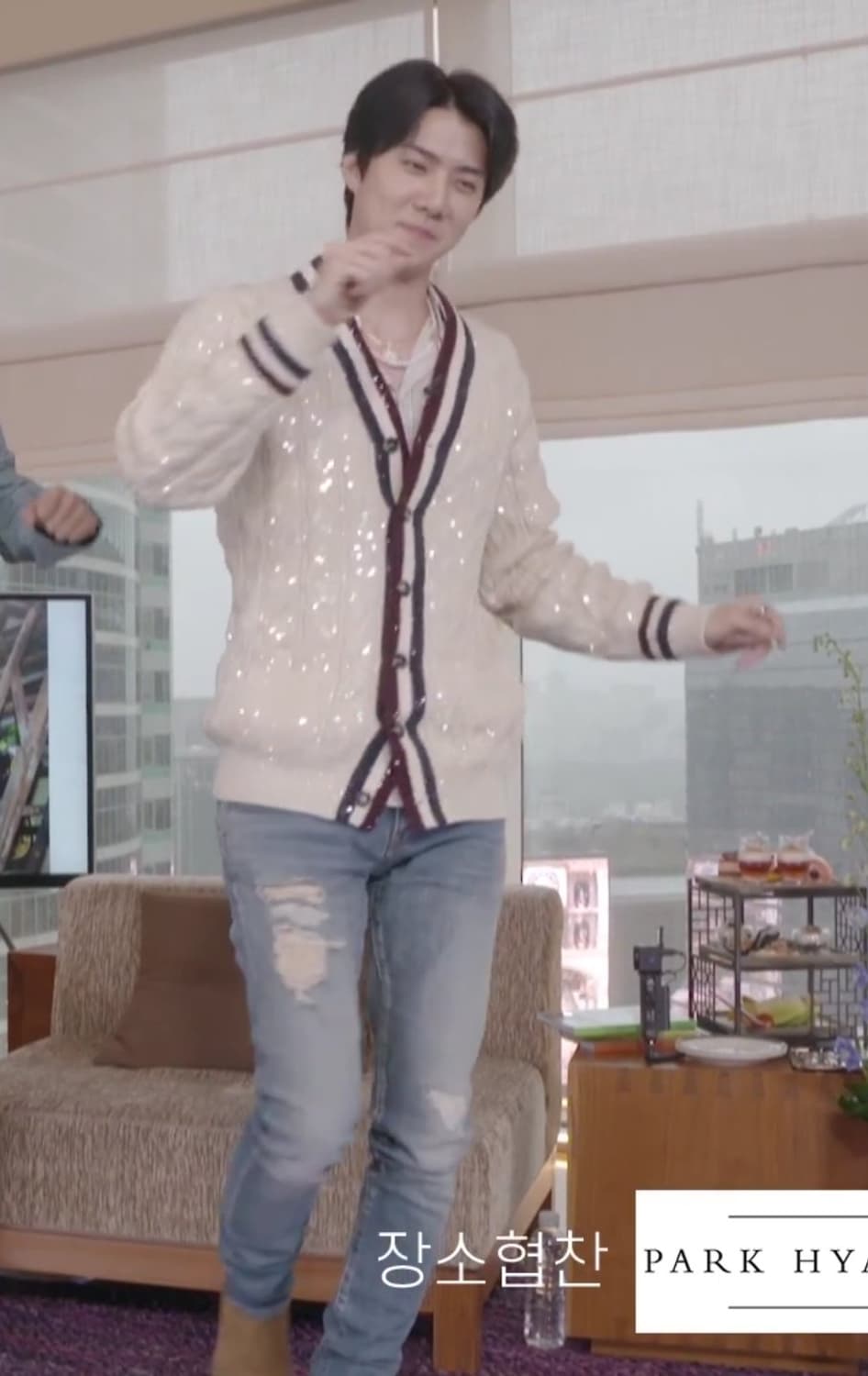 [강동원Exo세훈착용] 셀린느 SS20 런웨이 울 시퀸 가디건 M !!! 상품이미지3