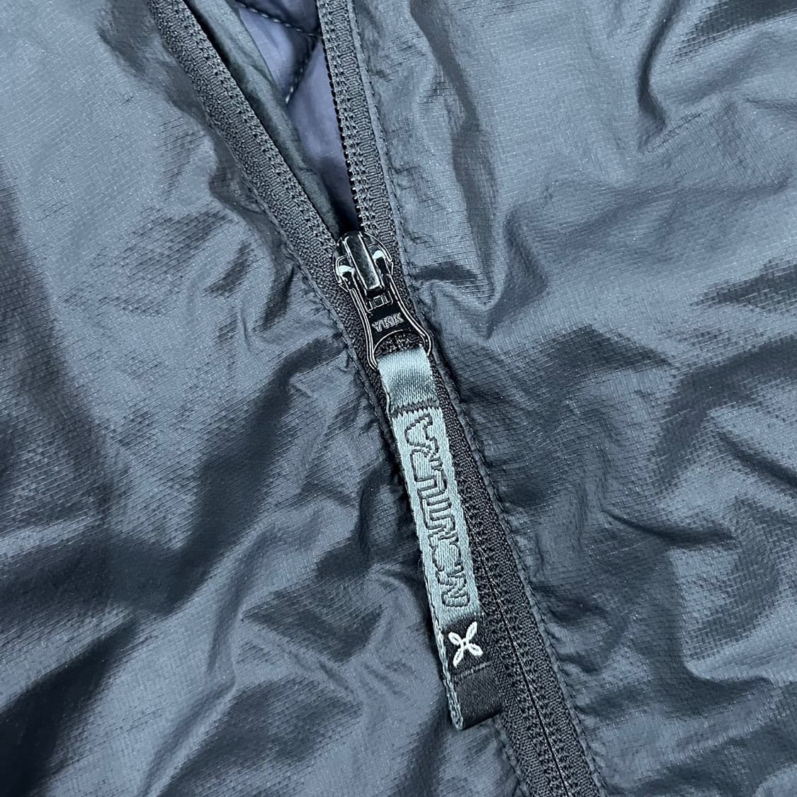 [정품/M] 몬츄라 경량패딩조끼 블랙 b16 상품이미지4