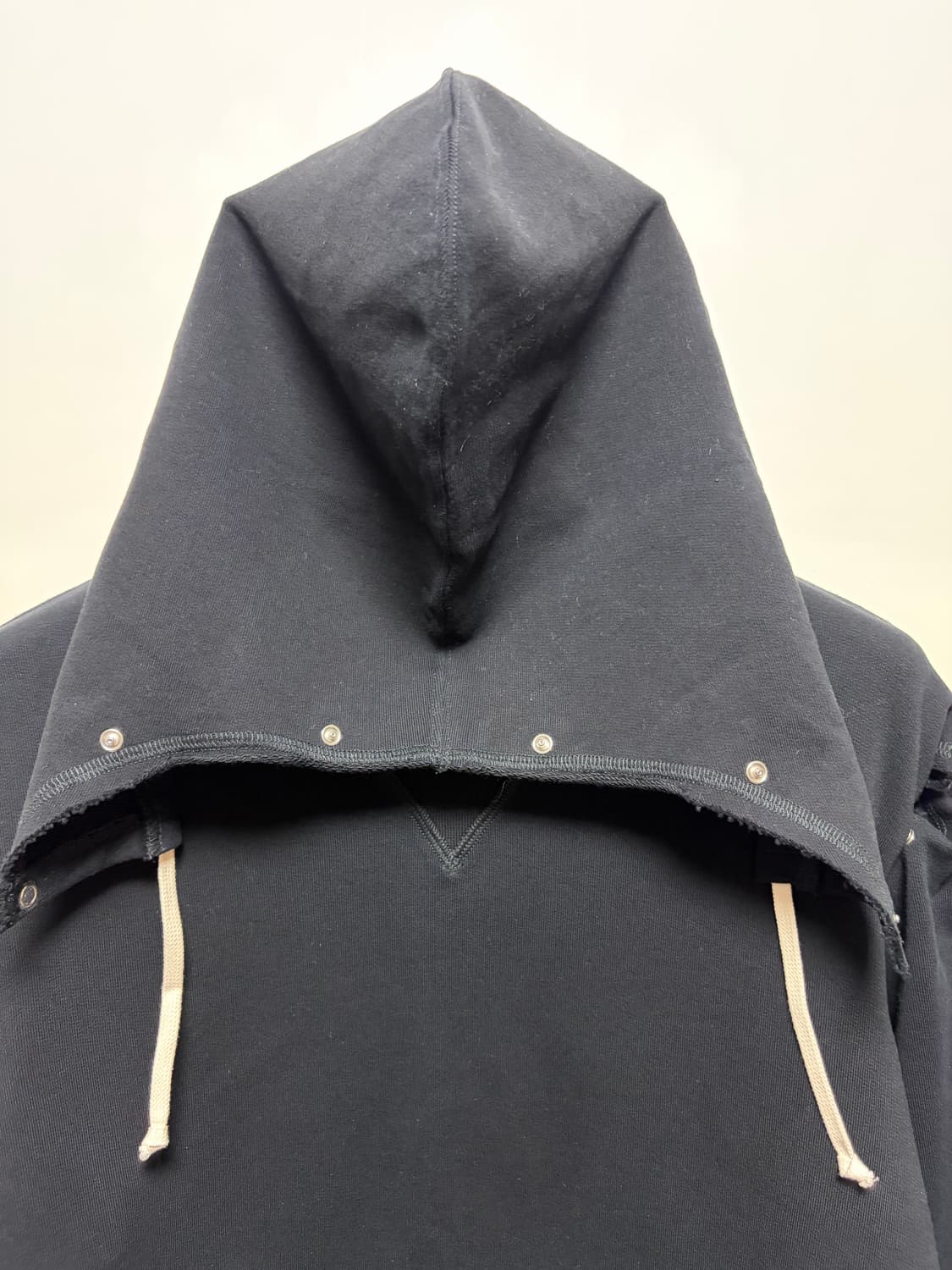 마르지엘라 스냅버튼 스웻셔츠 (후드 탈부착) 상품이미지4