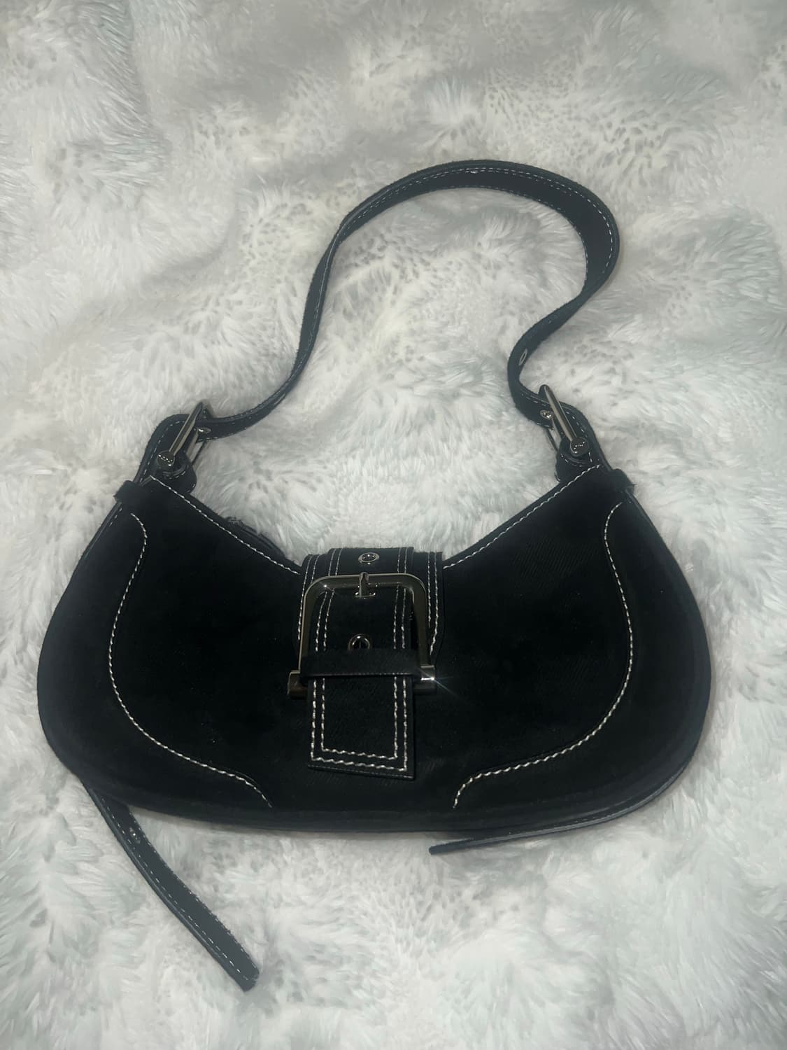 오소이 버클 호보백 블랙 상품이미지1