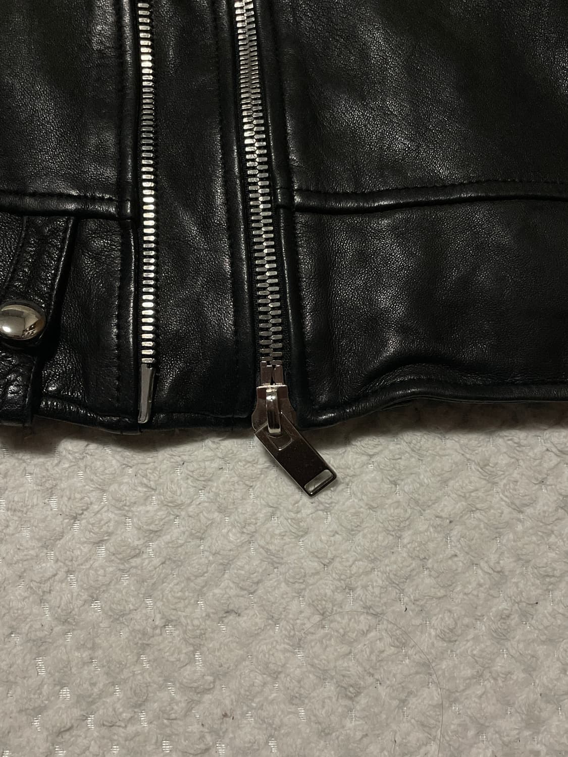 광희시장 웨스턴 무드 양가죽 2WAY 사선 지퍼 디테일 절개 레더 자켓 상품이미지5