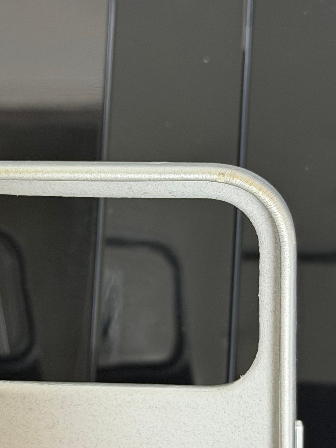 (풀박스)어반소피스티케이션 헬로키티 스터드 케이스 아이폰17프로 상품이미지6