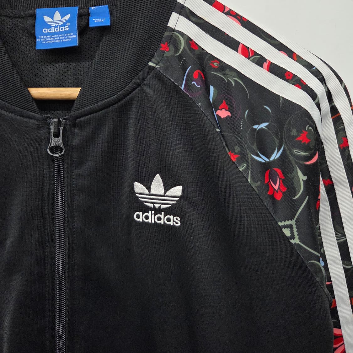 아디다스져지 블랙 플라워 트랙탑 여성s 상품이미지4